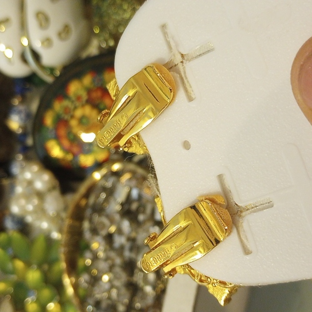 Jose & Maria Barrera Gold Tone Chunky Beige and White Beaded Earrings *Damaged* - Picture 3 of 4
